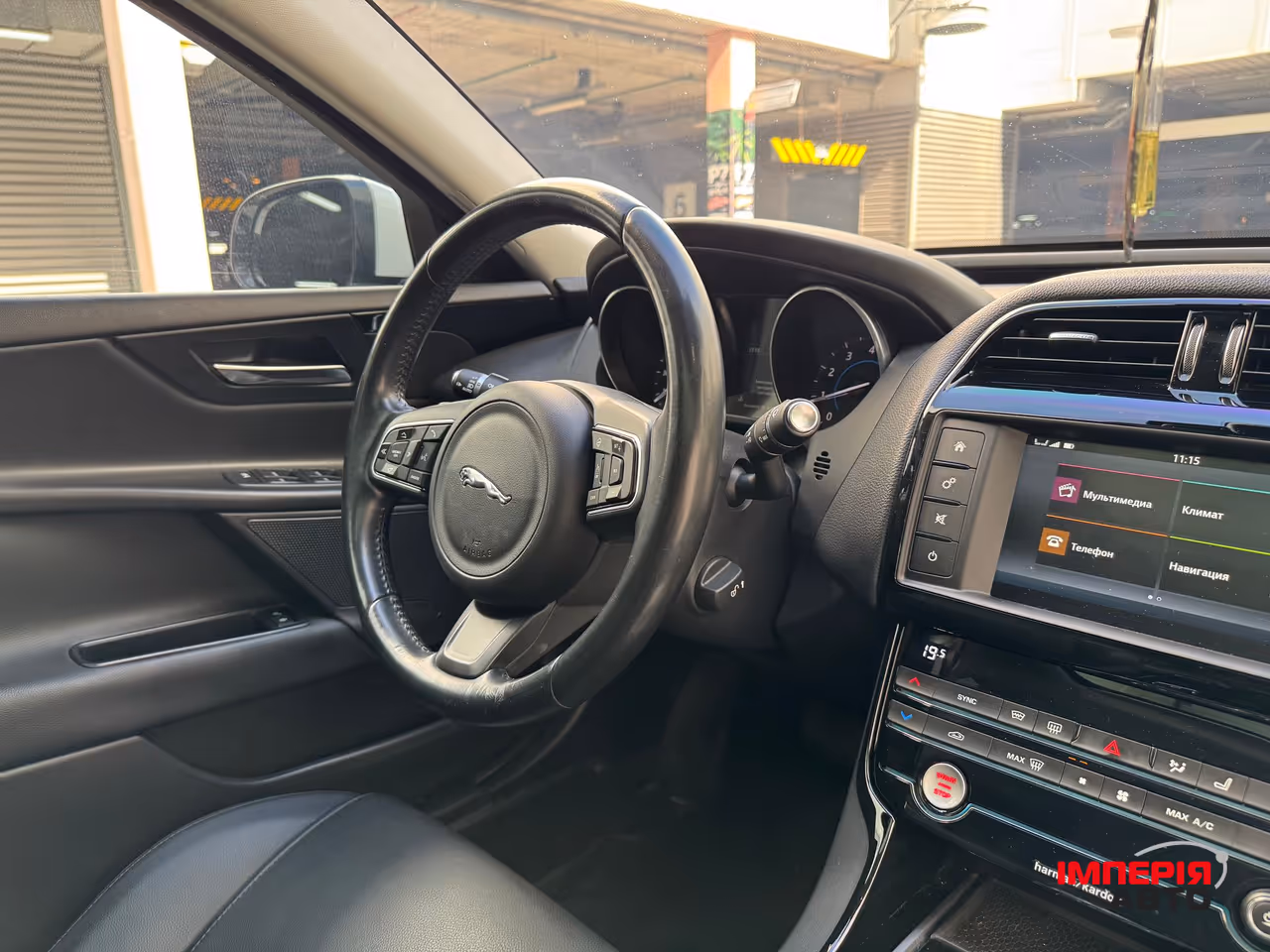 Jaguar XE - фото 60