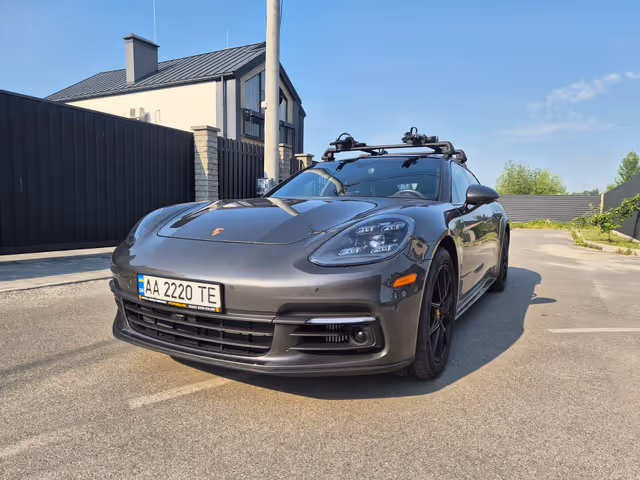 Porsche Panamera - фото 1