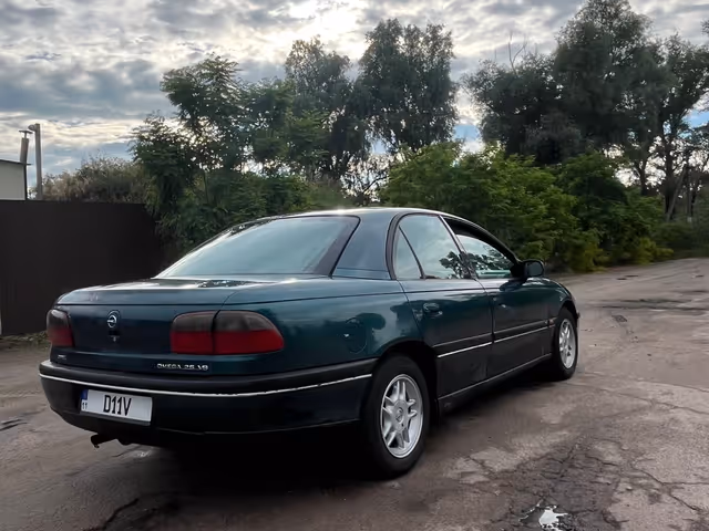 Opel Omega - фото 4