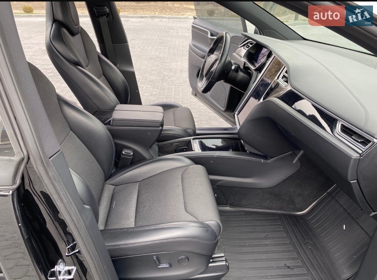 Tesla Model X - фото 24