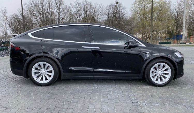 Tesla Model X - фото 9