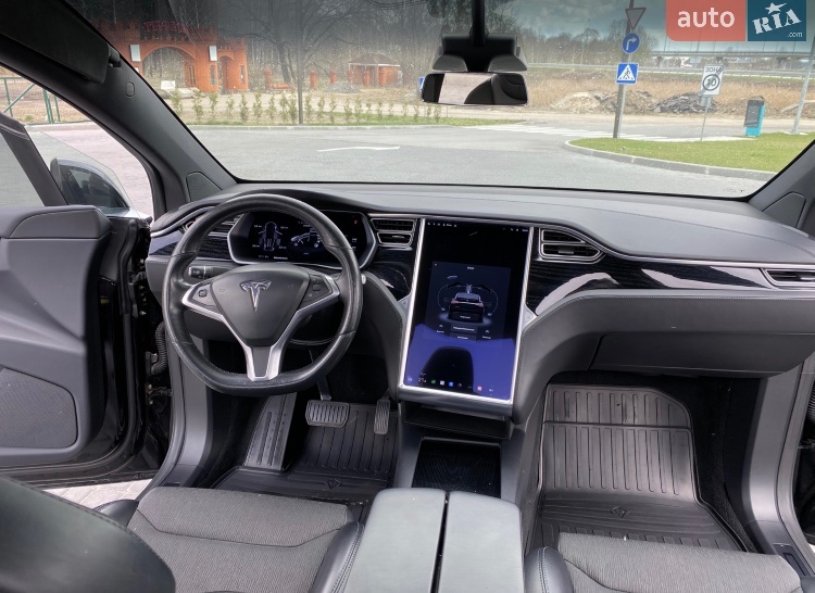 Tesla Model X - фото 25
