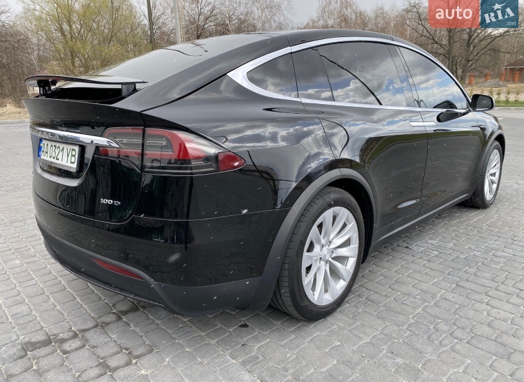 Tesla Model X - фото 12