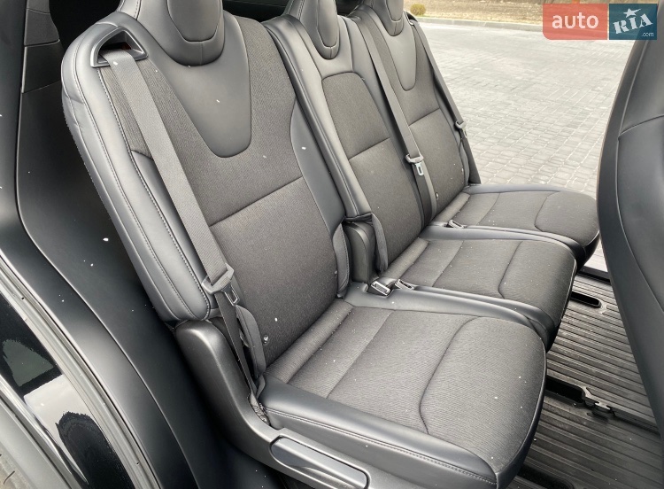 Tesla Model X - фото 21