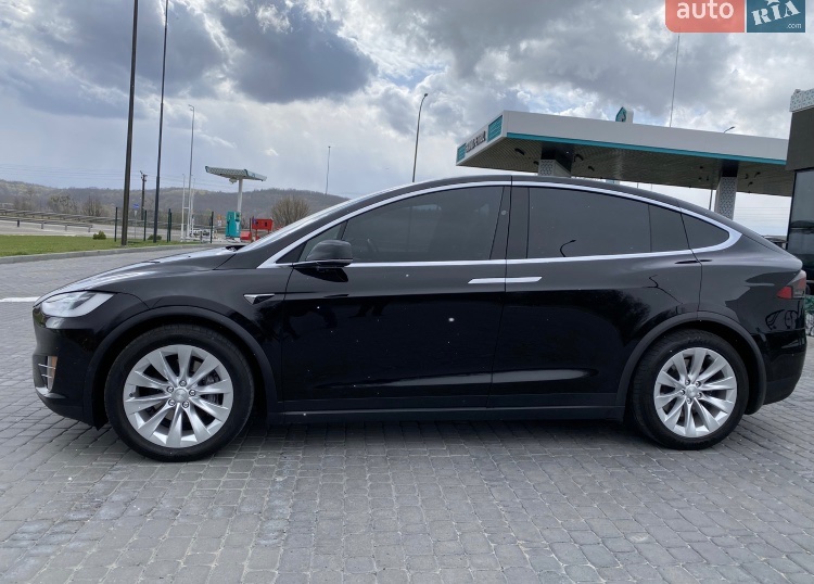 Tesla Model X - фото 11