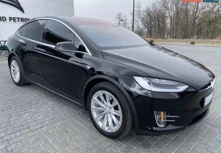 Tesla Model X - фото 1