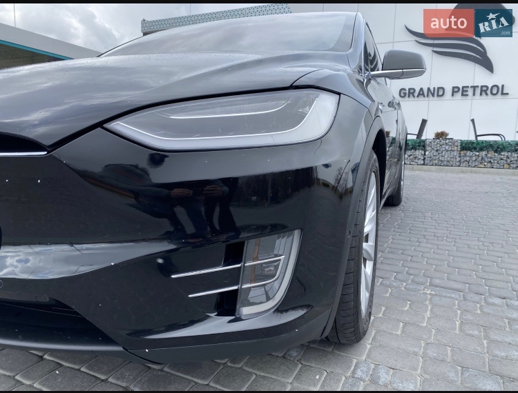 Tesla Model X - фото 13