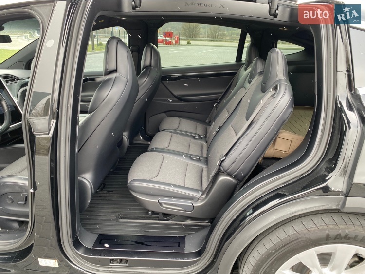 Tesla Model X - фото 22