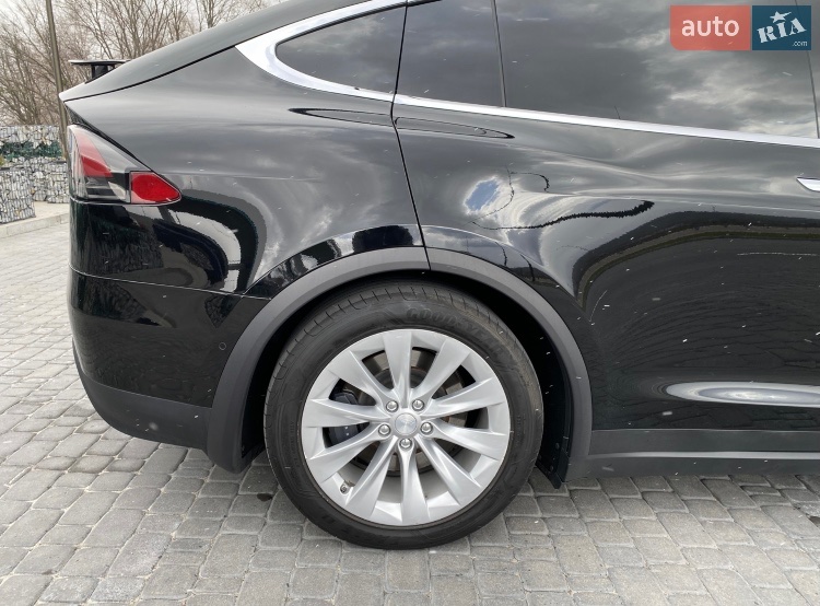 Tesla Model X - фото 5