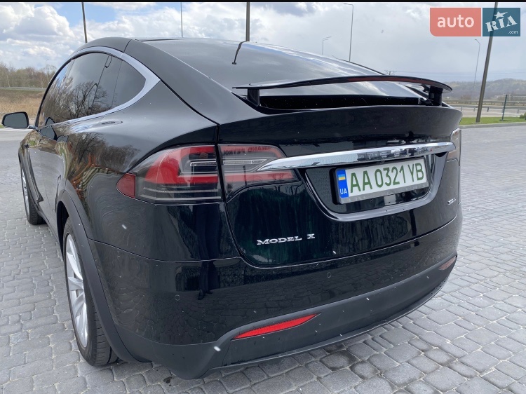 Tesla Model X - фото 10