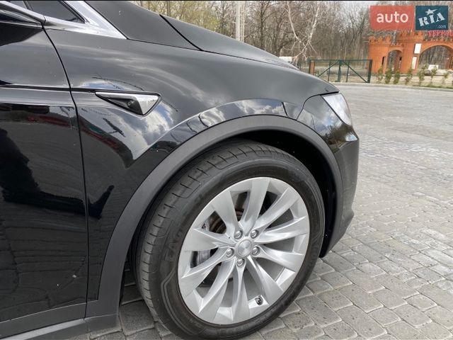 Tesla Model X - зображення 3