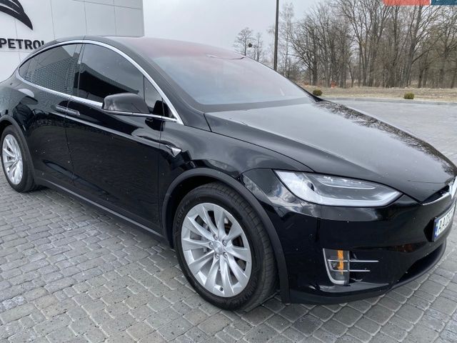 Tesla Model X - зображення 1