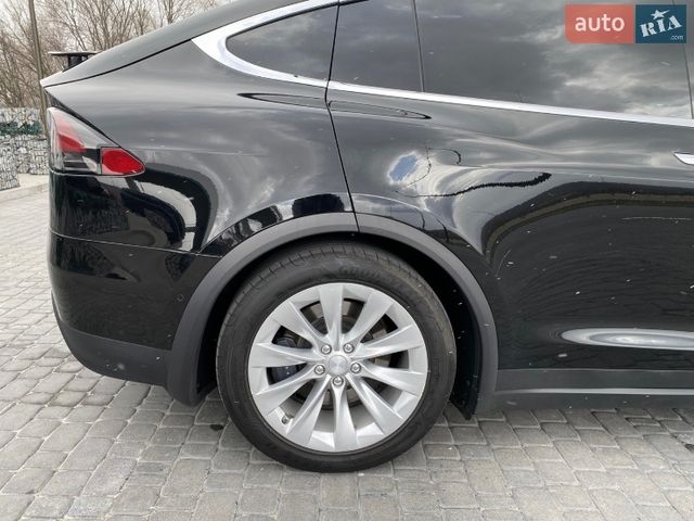 Tesla Model X - зображення 5