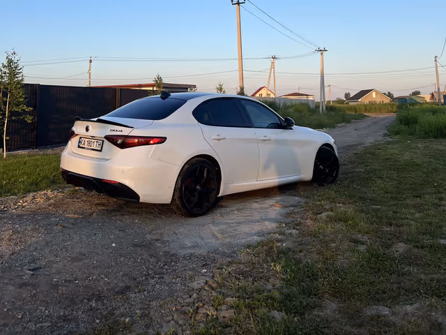 Alfa Romeo Giulia - фото 4