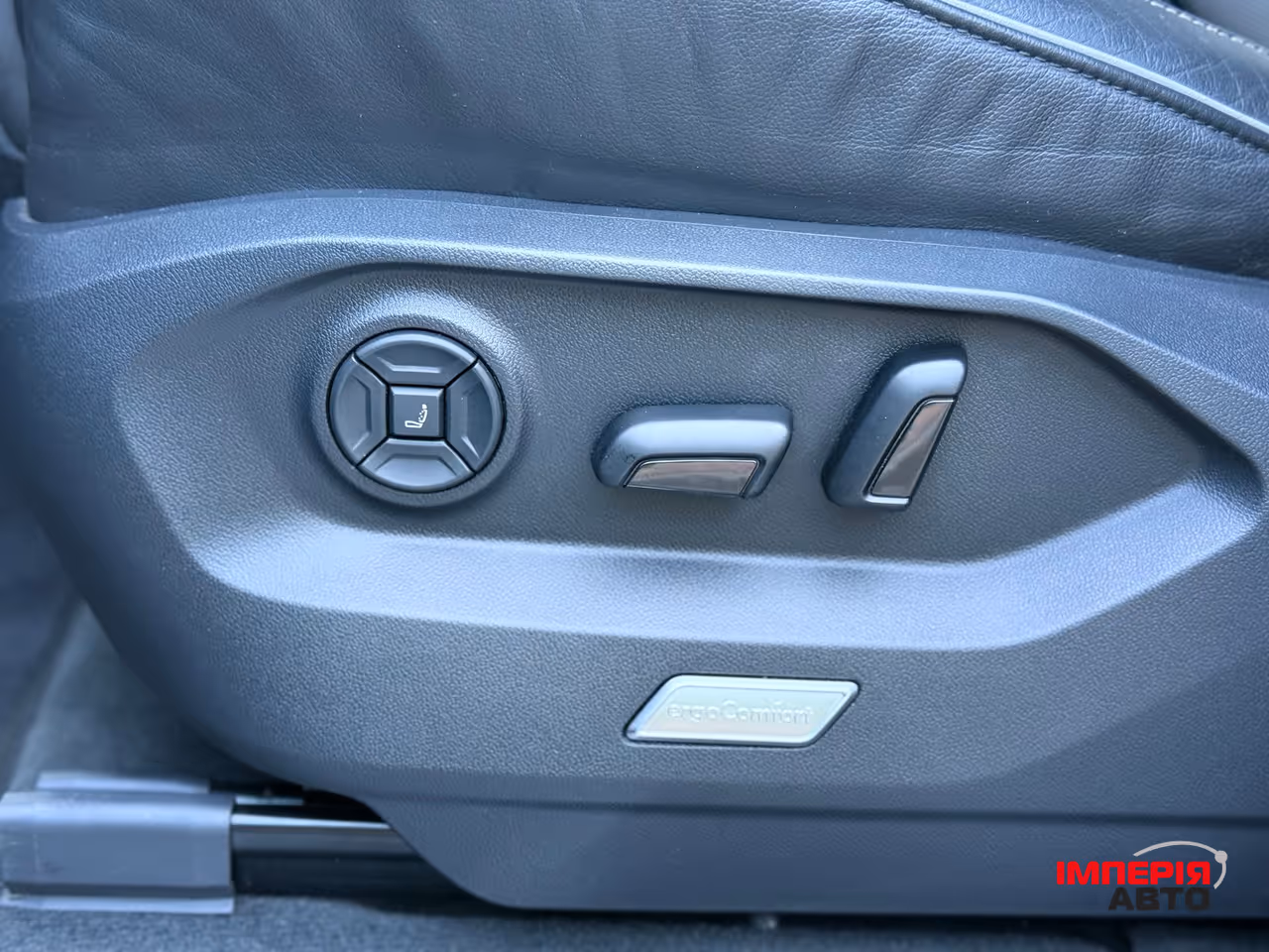 Volkswagen Touareg - фото 22