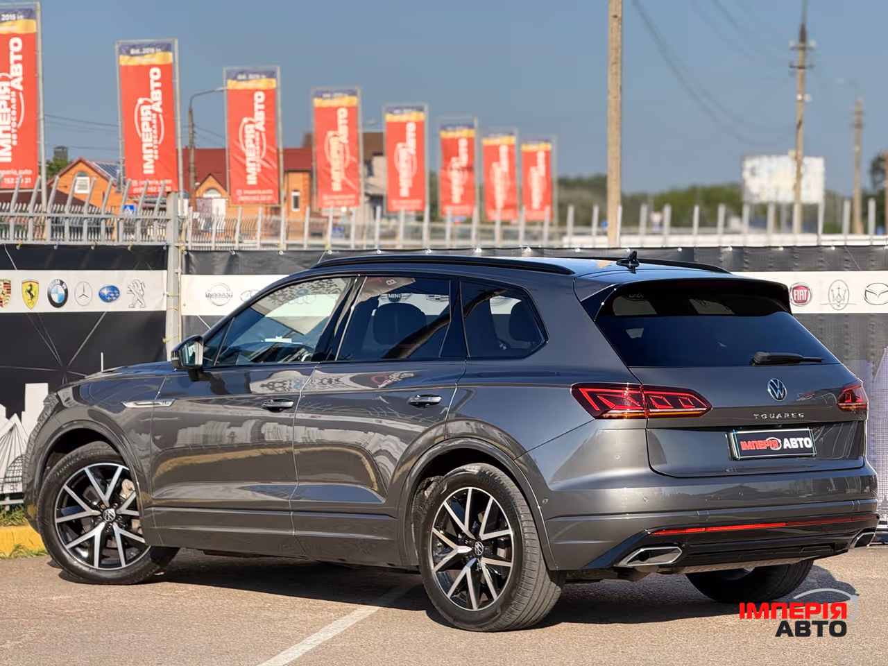 Volkswagen Touareg - фото 10