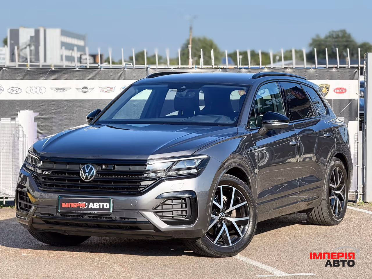 Volkswagen Touareg - фото 2