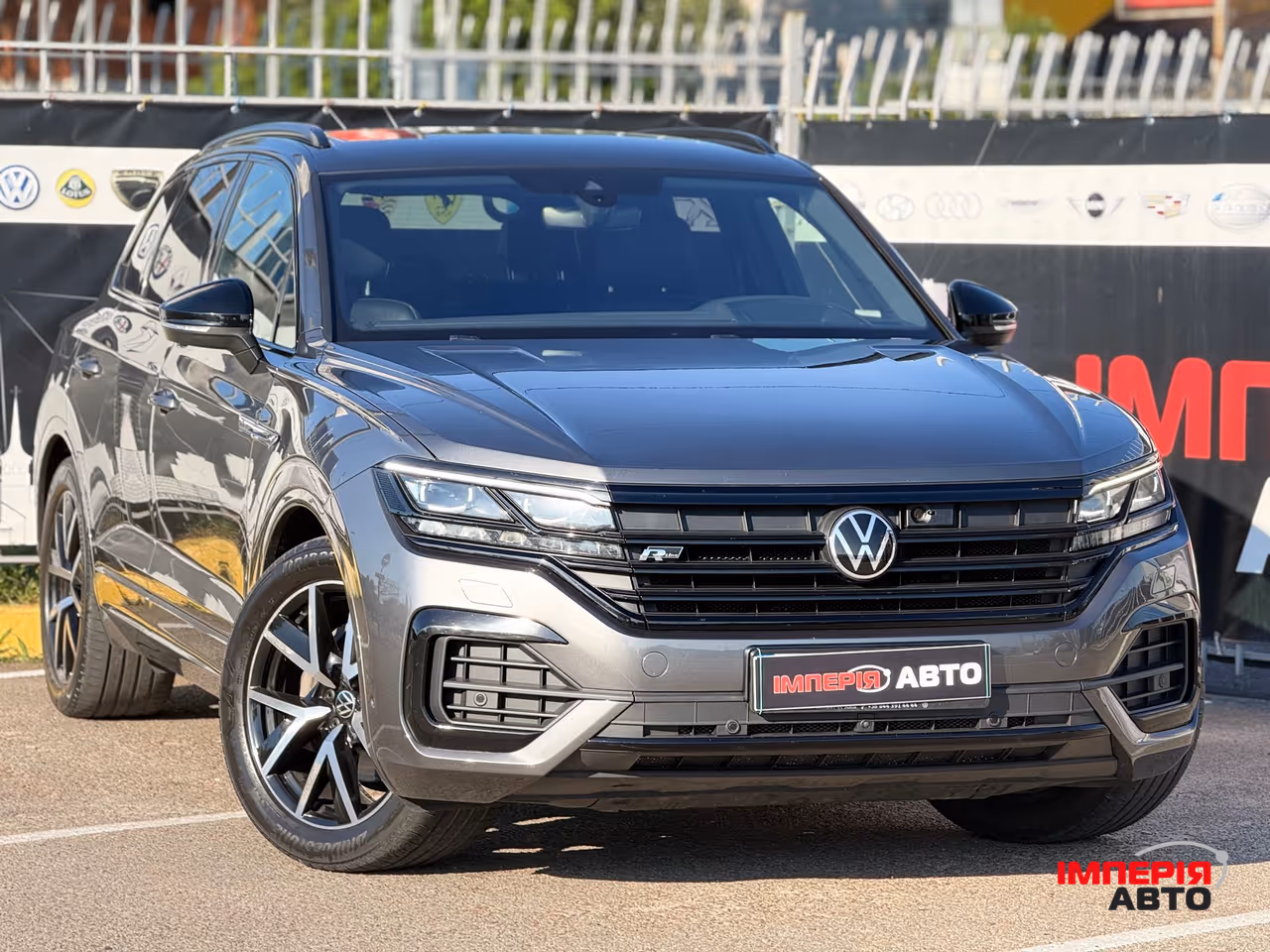 Volkswagen Touareg - фото 3