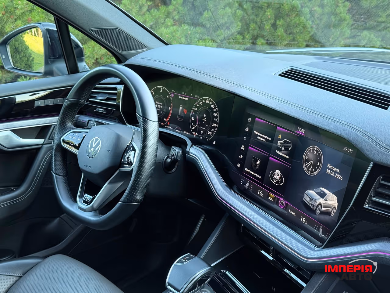 Volkswagen Touareg - фото 17