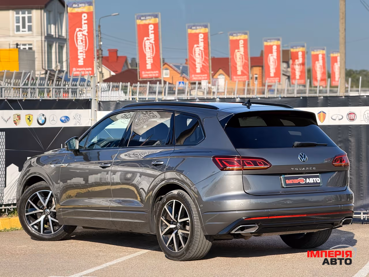 Volkswagen Touareg - фото 9
