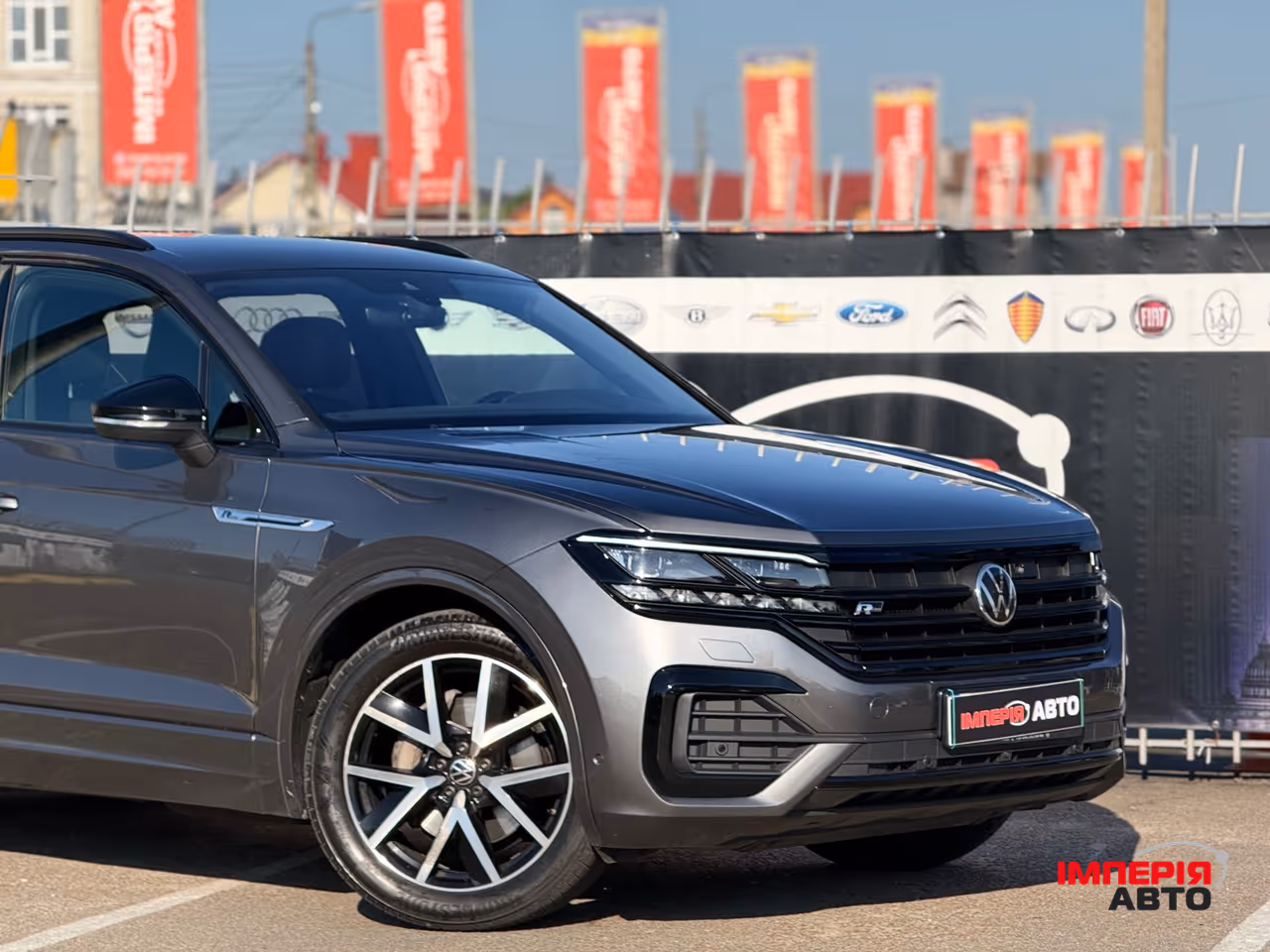 Volkswagen Touareg - фото 7