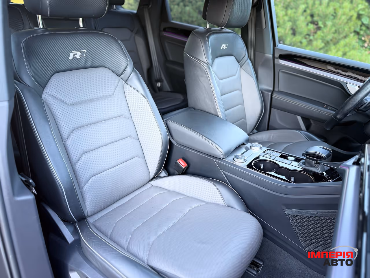 Volkswagen Touareg - фото 16
