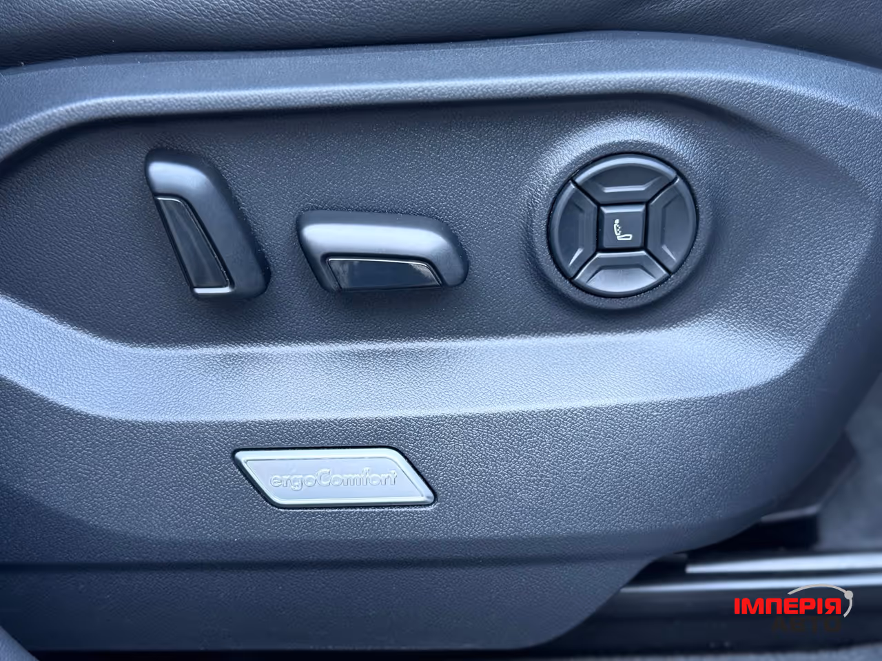 Volkswagen Touareg - фото 18