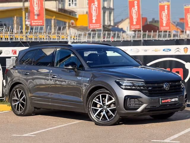 Volkswagen Touareg - фото 5