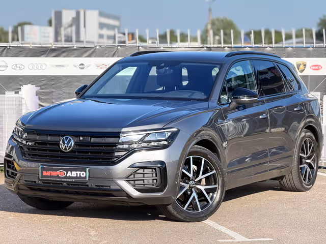 Volkswagen Touareg - фото 1