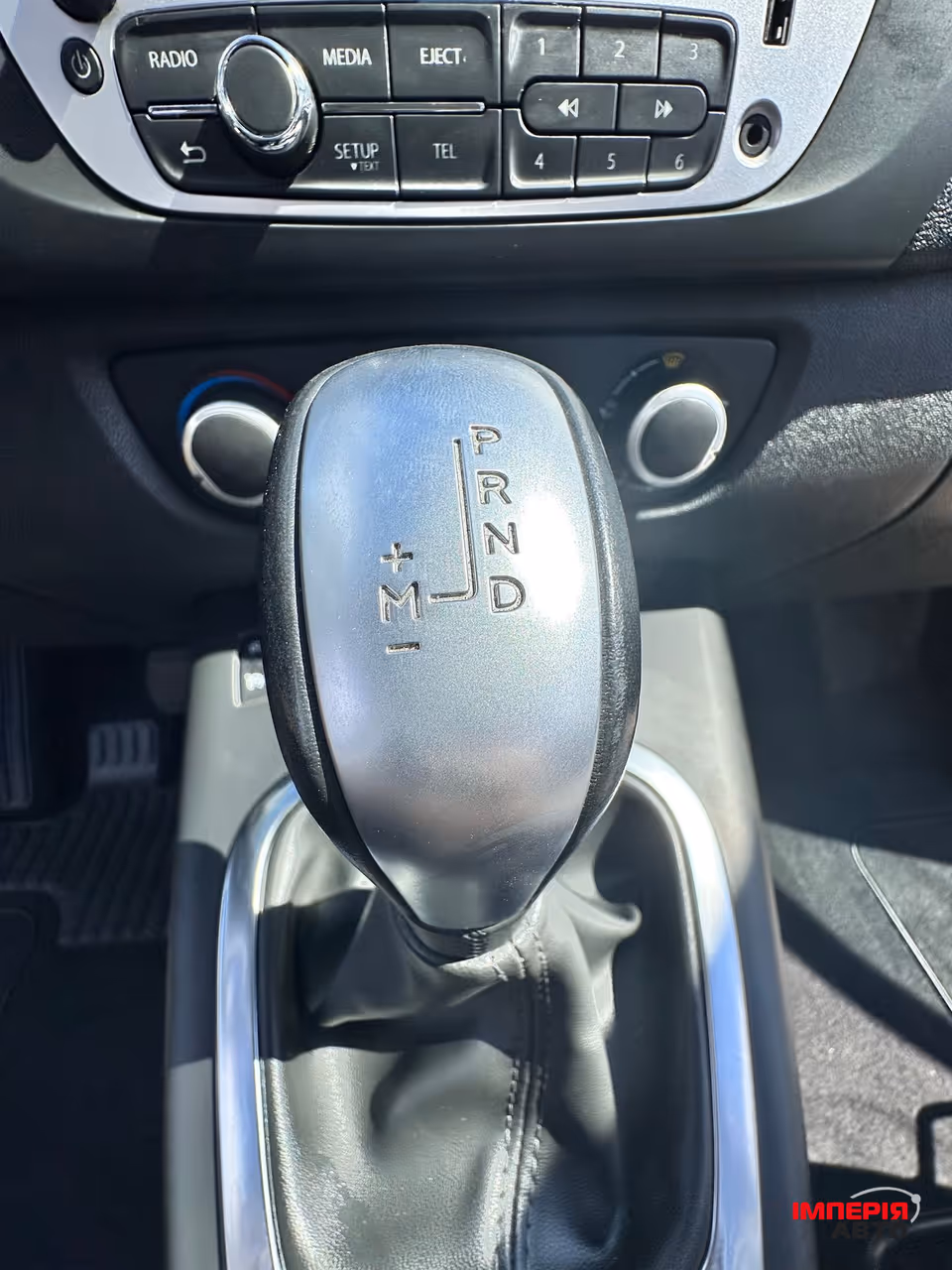 Renault Scenic - фото 27