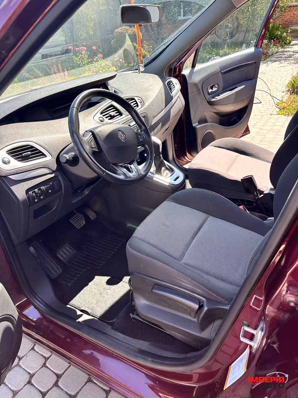 Renault Scenic - фото 21