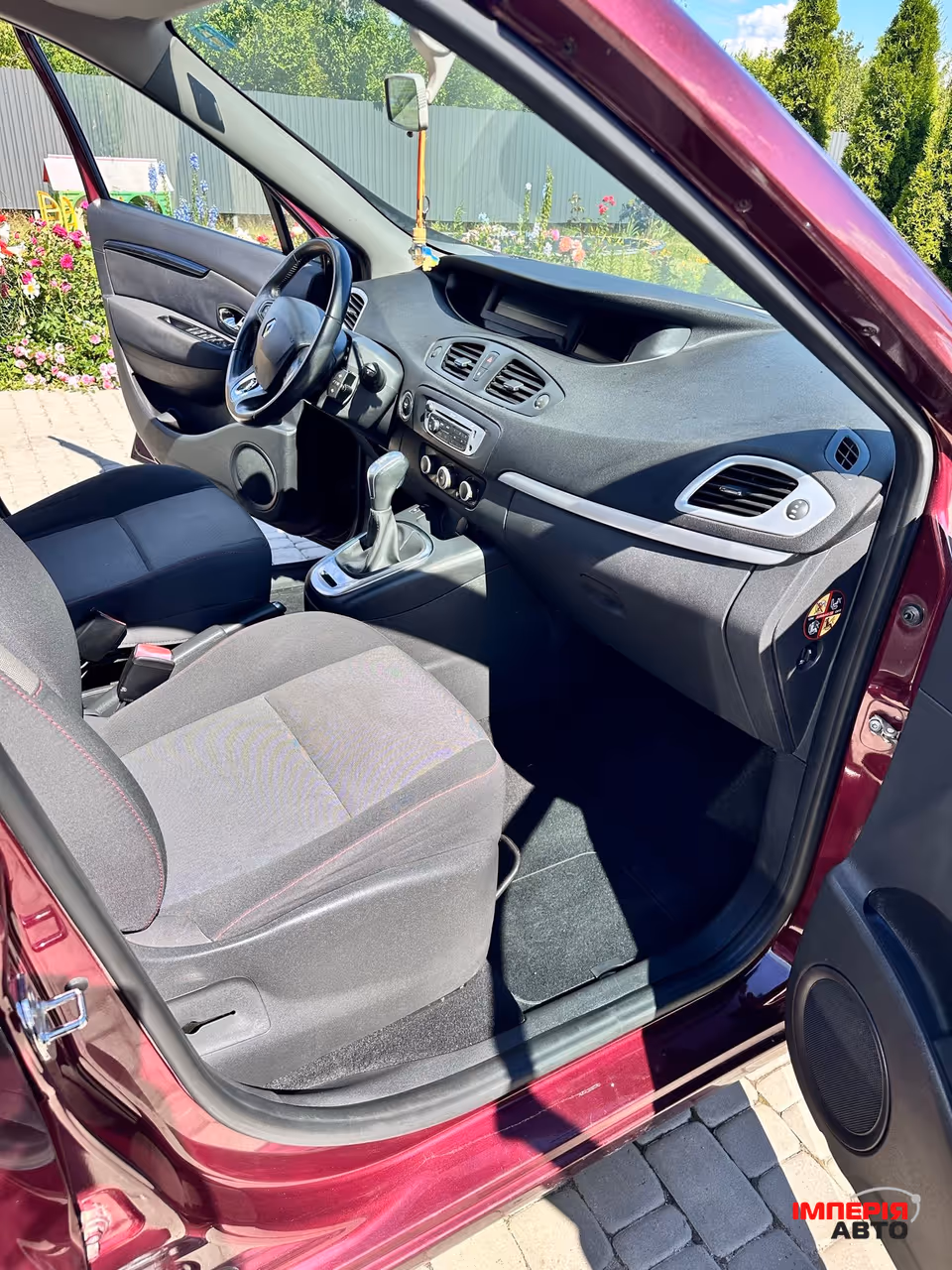 Renault Scenic - фото 11