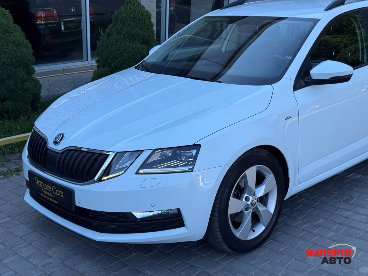 Skoda Octavia - фото 3