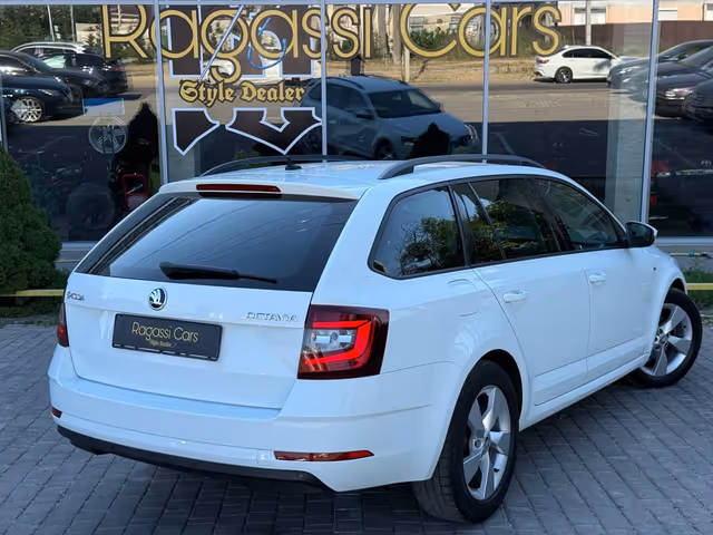 Skoda Octavia - фото 4
