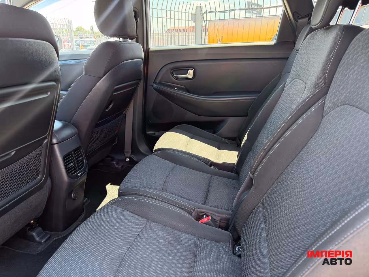 Kia Carens - фото 9
