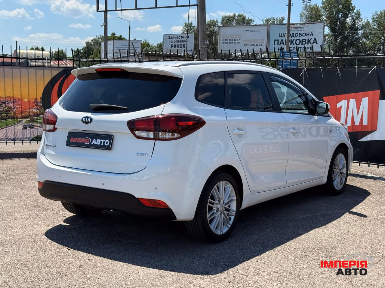 Kia Carens - фото 6