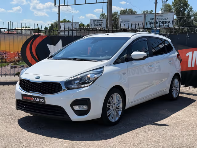 Kia Carens - фото 1