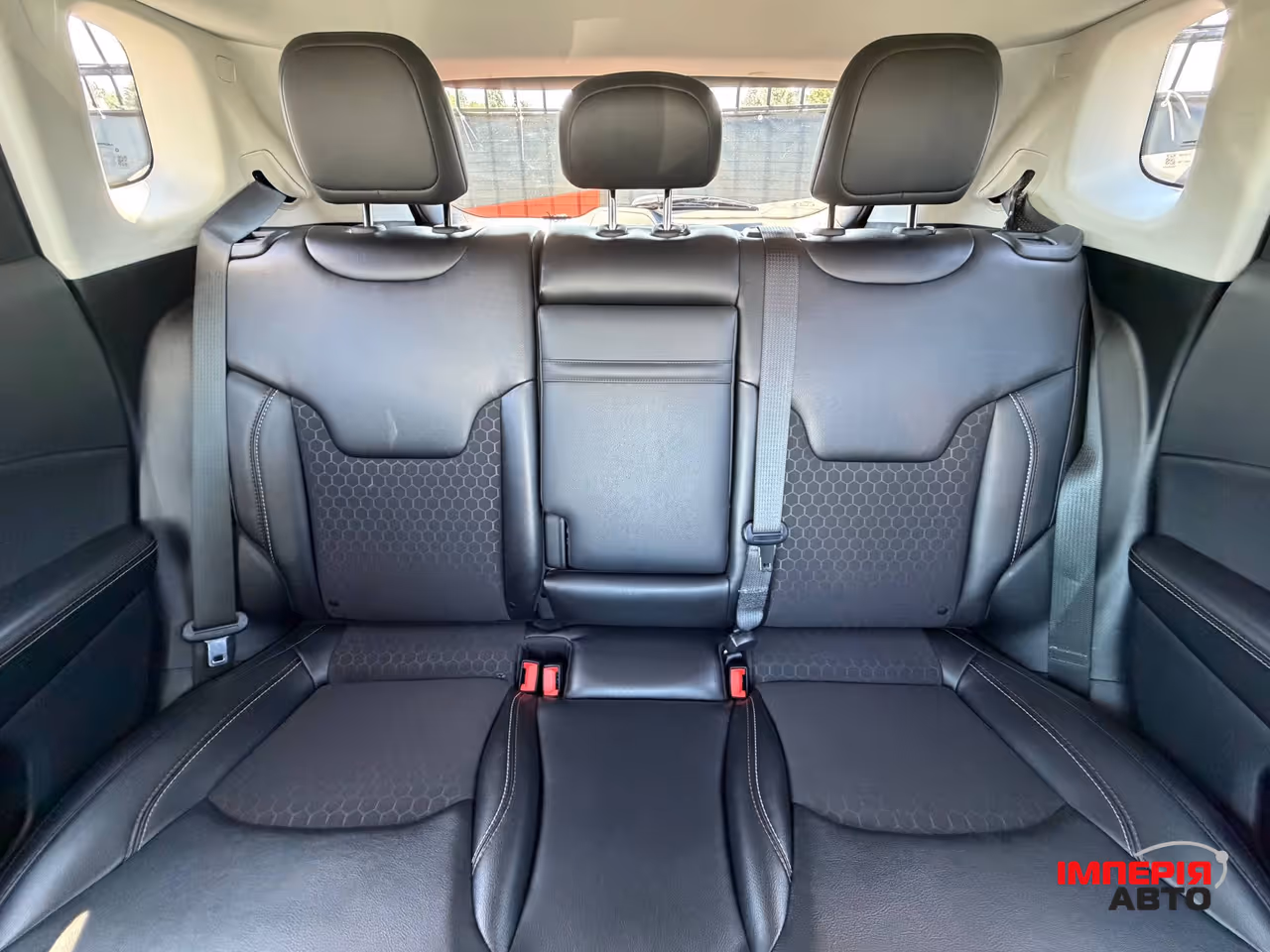 Jeep Compass - фото 8