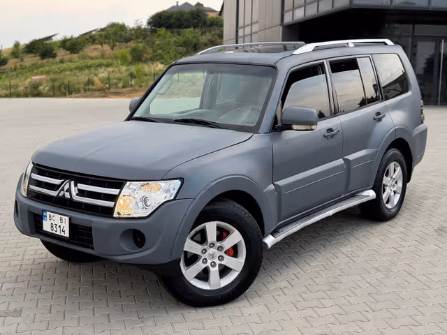 Mitsubishi Pajero - фото 3