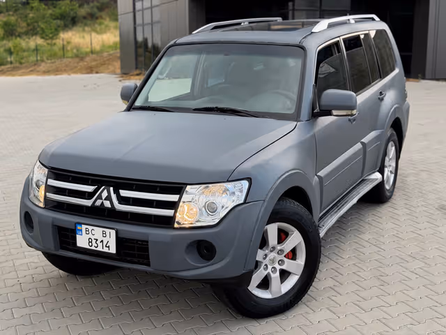 Mitsubishi Pajero - фото 2