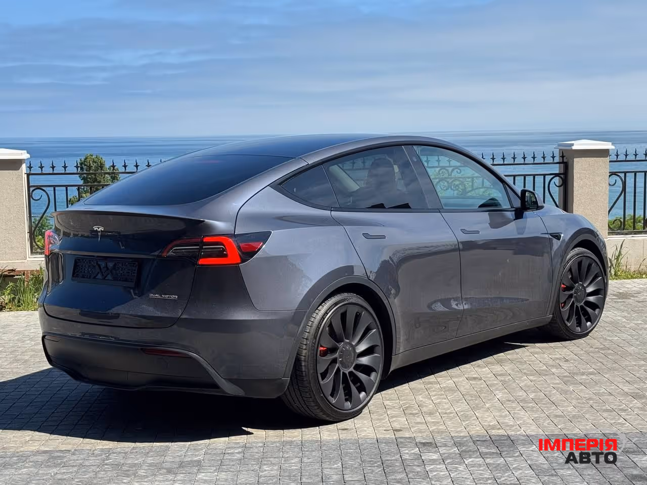 Tesla Model Y - фото 4