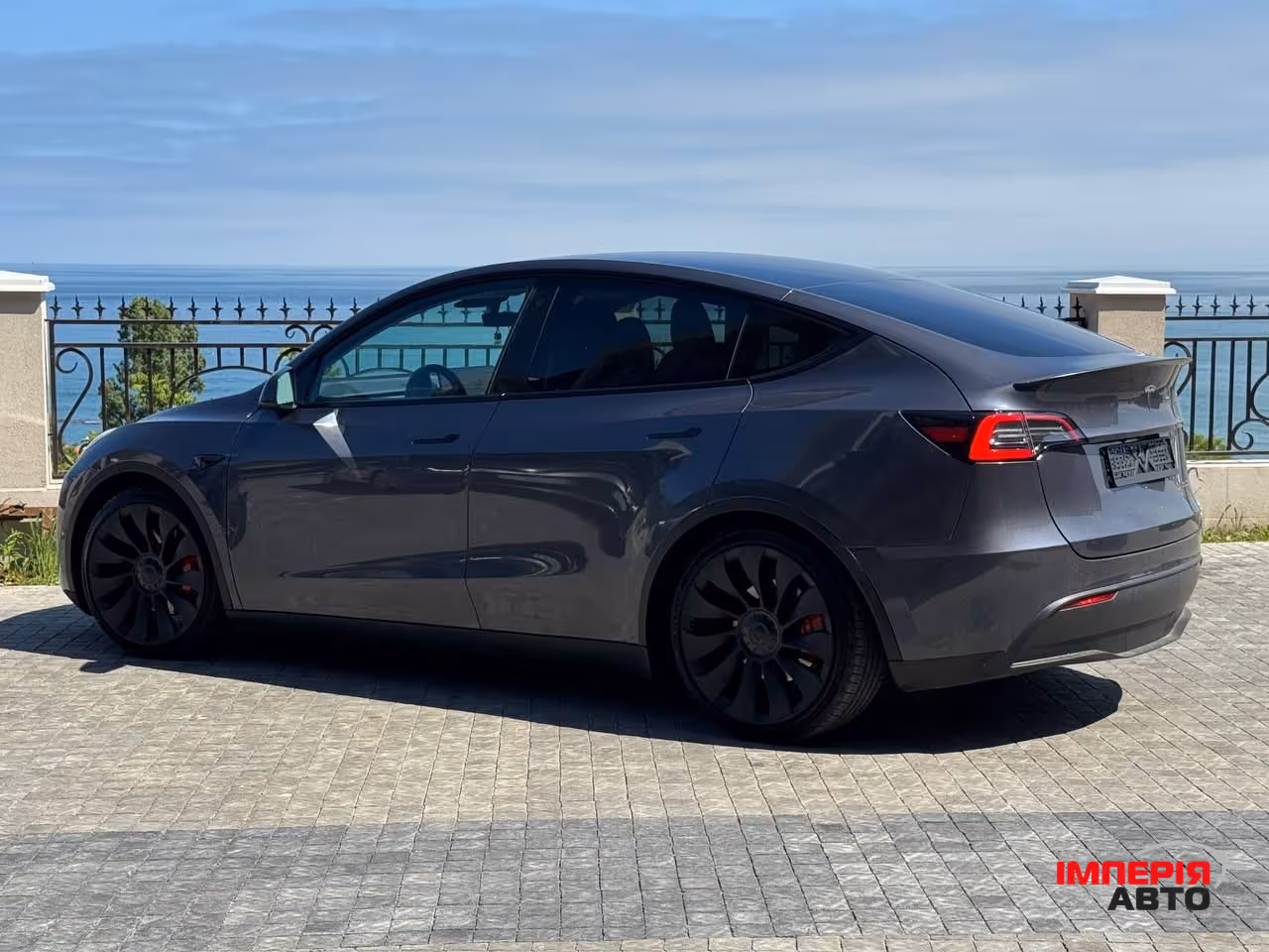 Tesla Model Y - фото 5