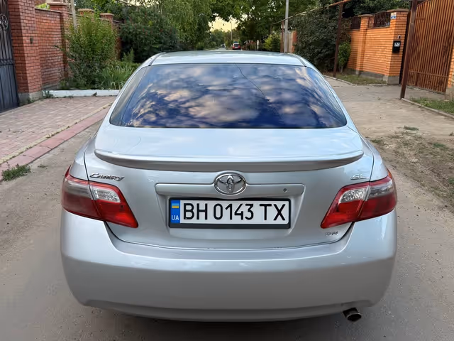 Toyota Camry - фото 5