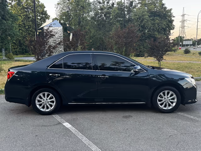 Toyota Camry - фото 4