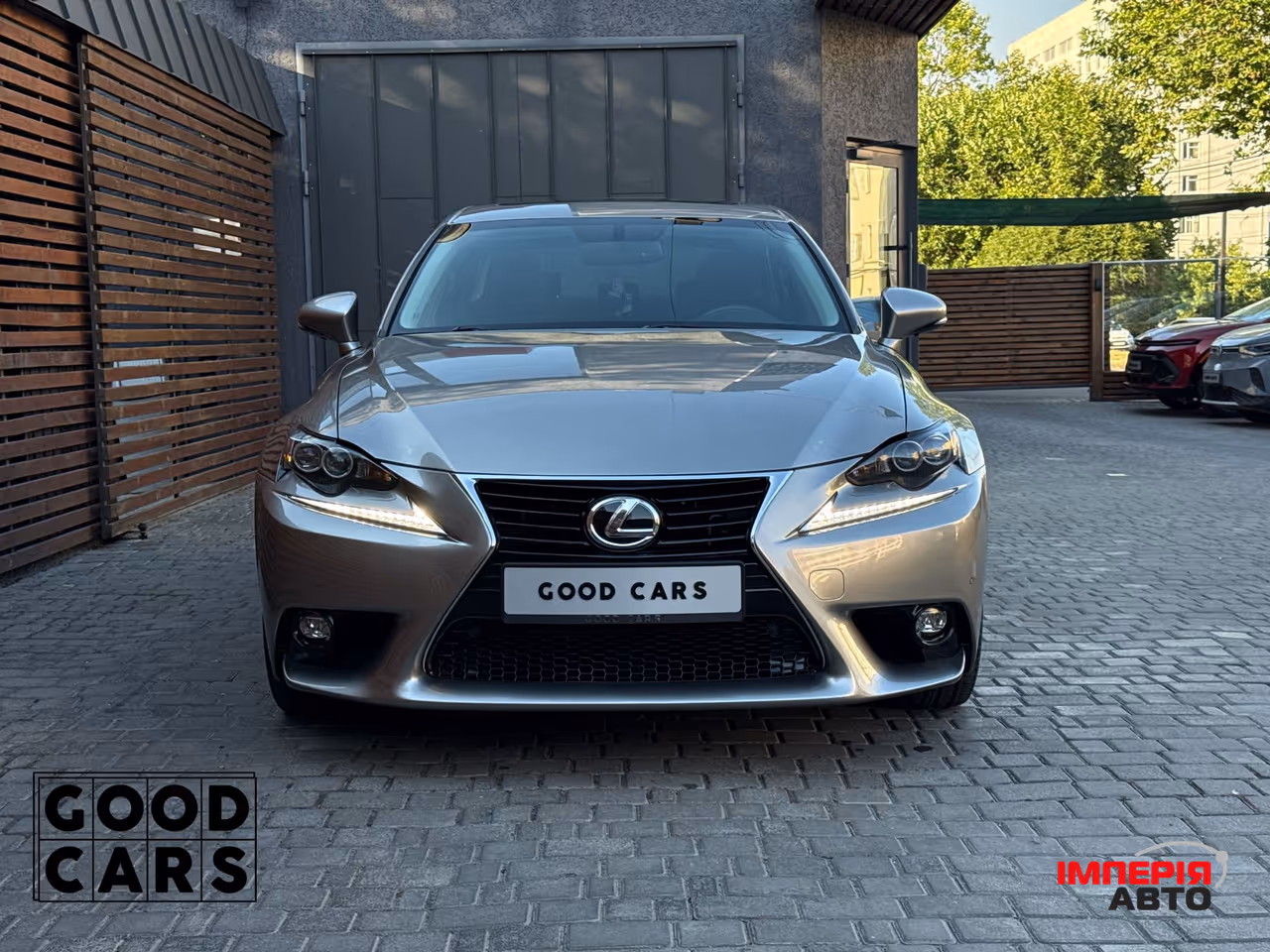 Lexus IS - фото 2