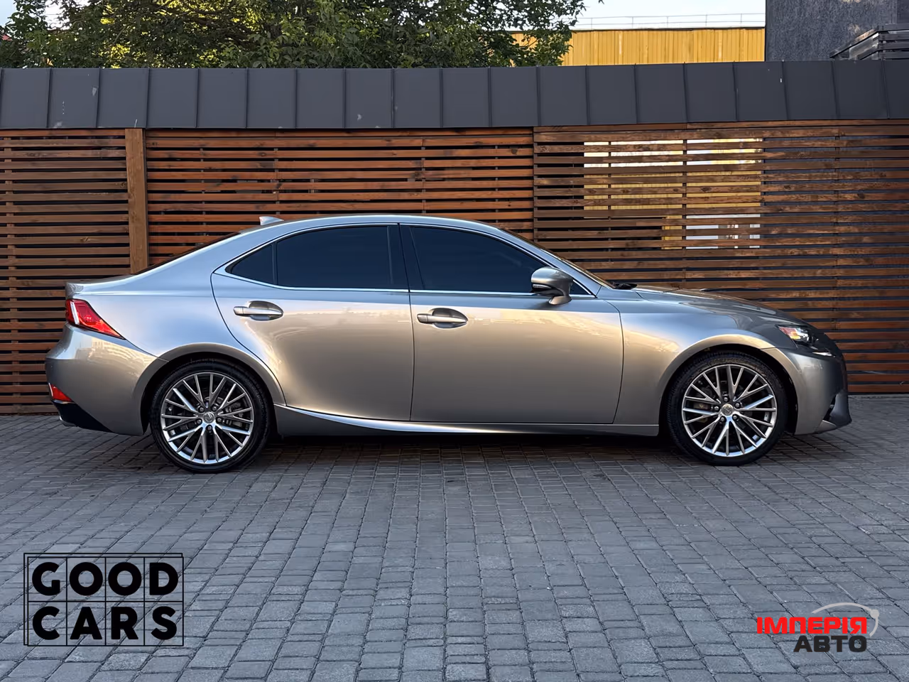 Lexus IS - фото 8