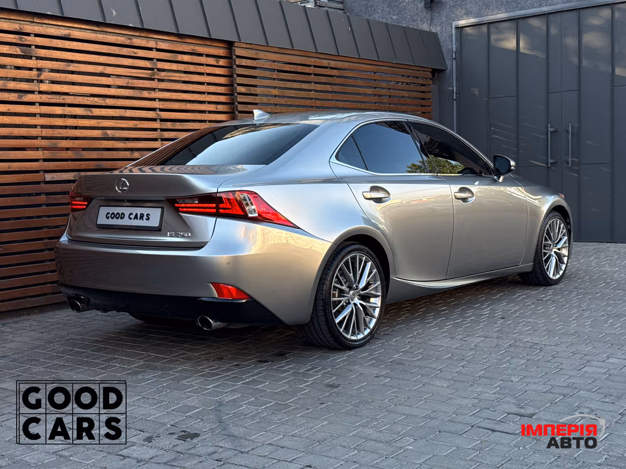 Lexus IS - фото 7