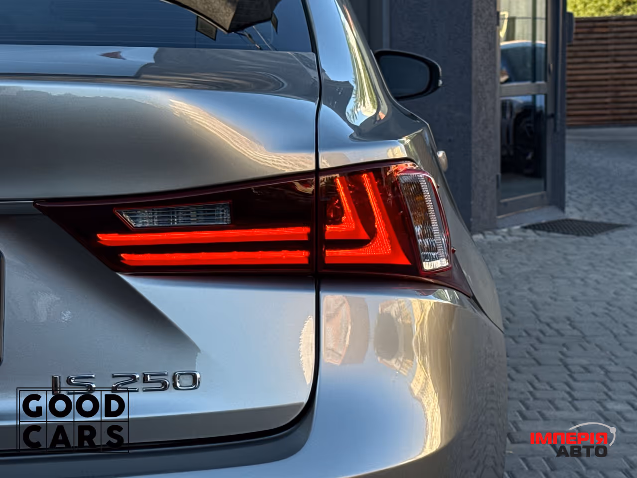 Lexus IS - фото 11