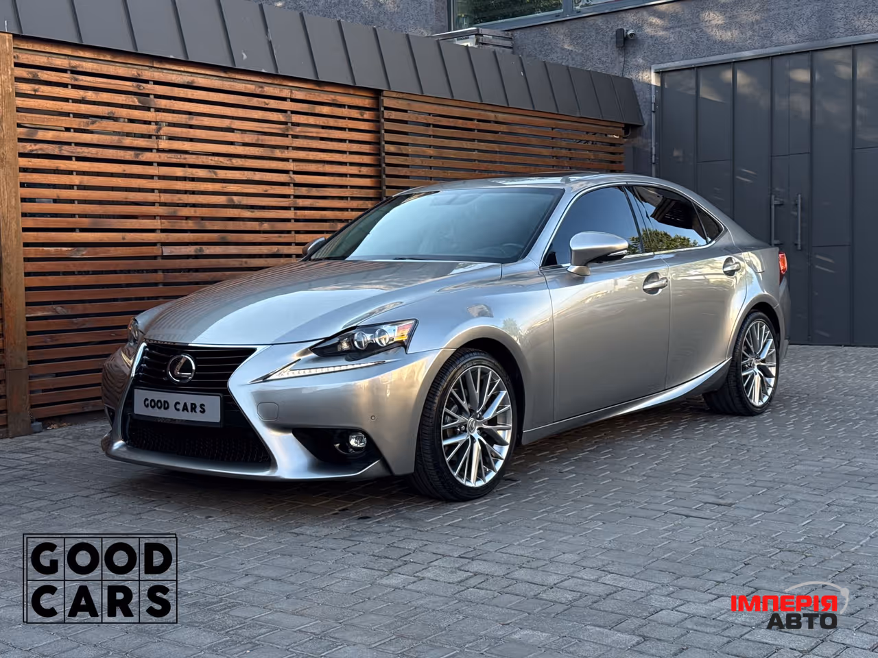 Lexus IS - фото 3