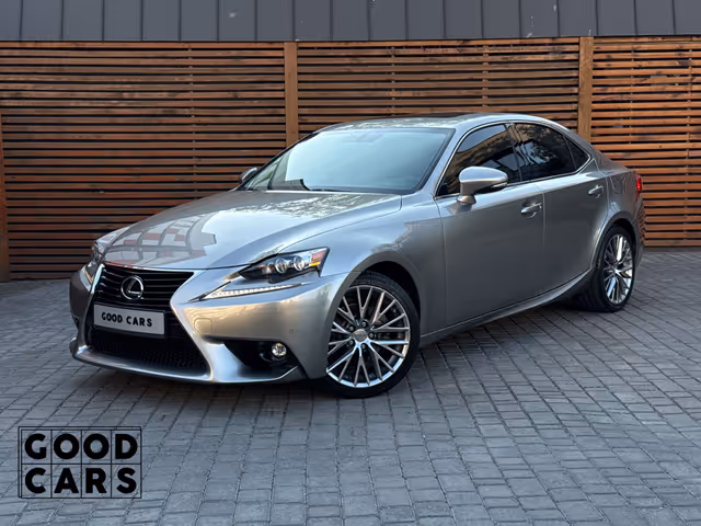 Lexus IS - фото 1